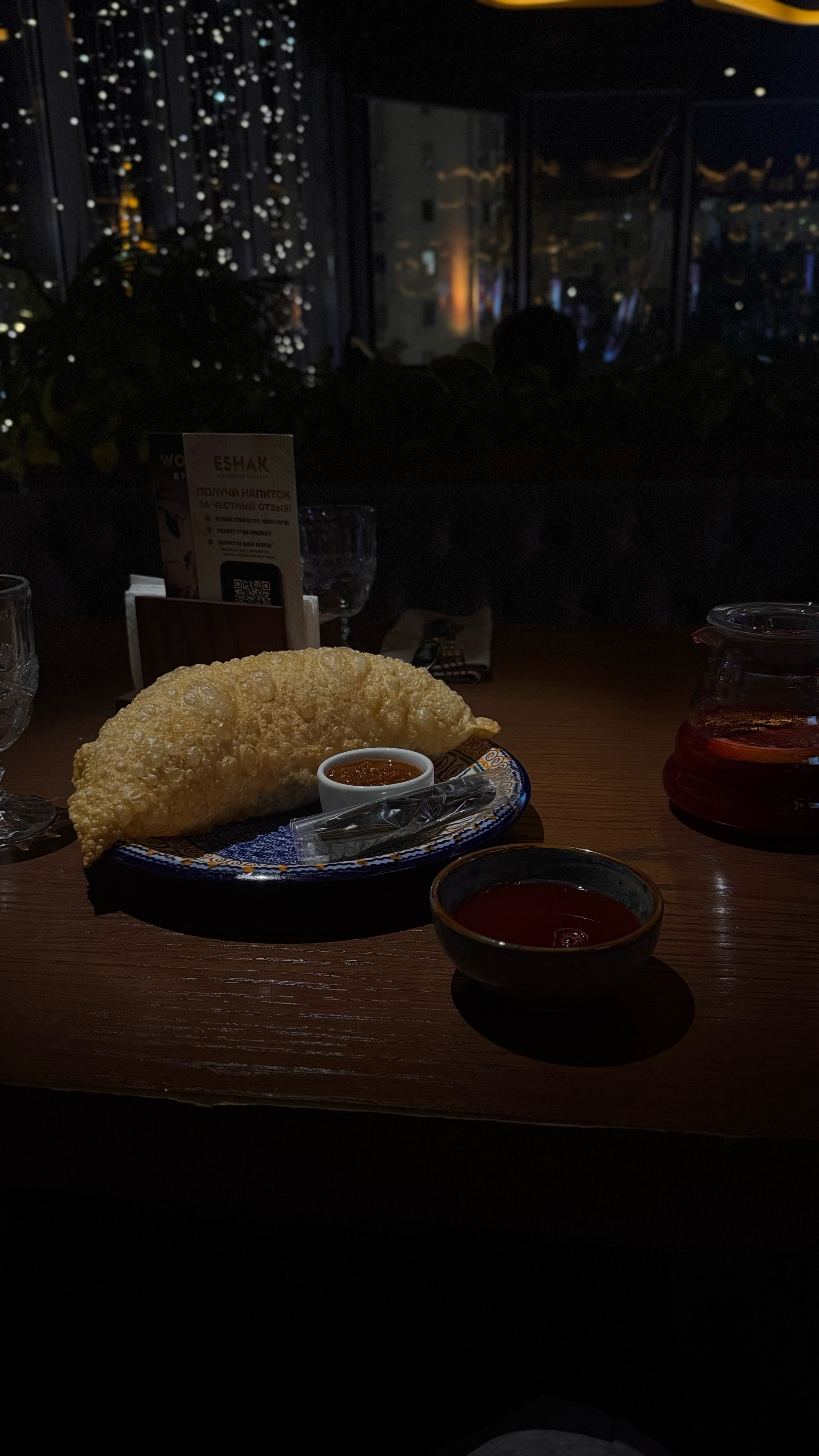 U uni Kievda ogzaki jinsiy aloqa qilish uchun qidirmoqda