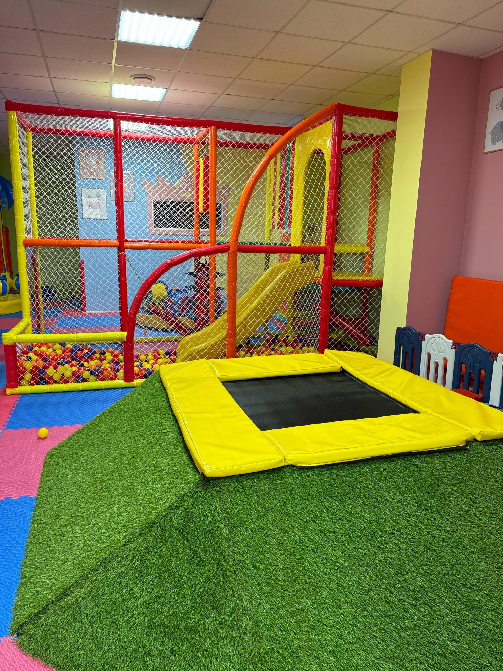 Ағайындылармен жыныстық қатынас Көк пойыз бен қыздың порно видеосы