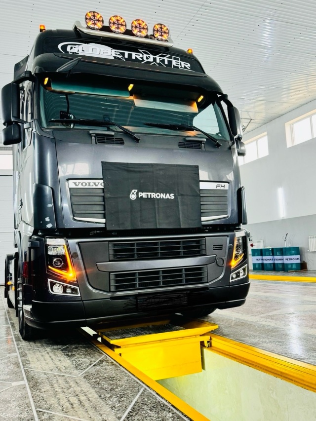 VIP камерадағы орыс қыздары.