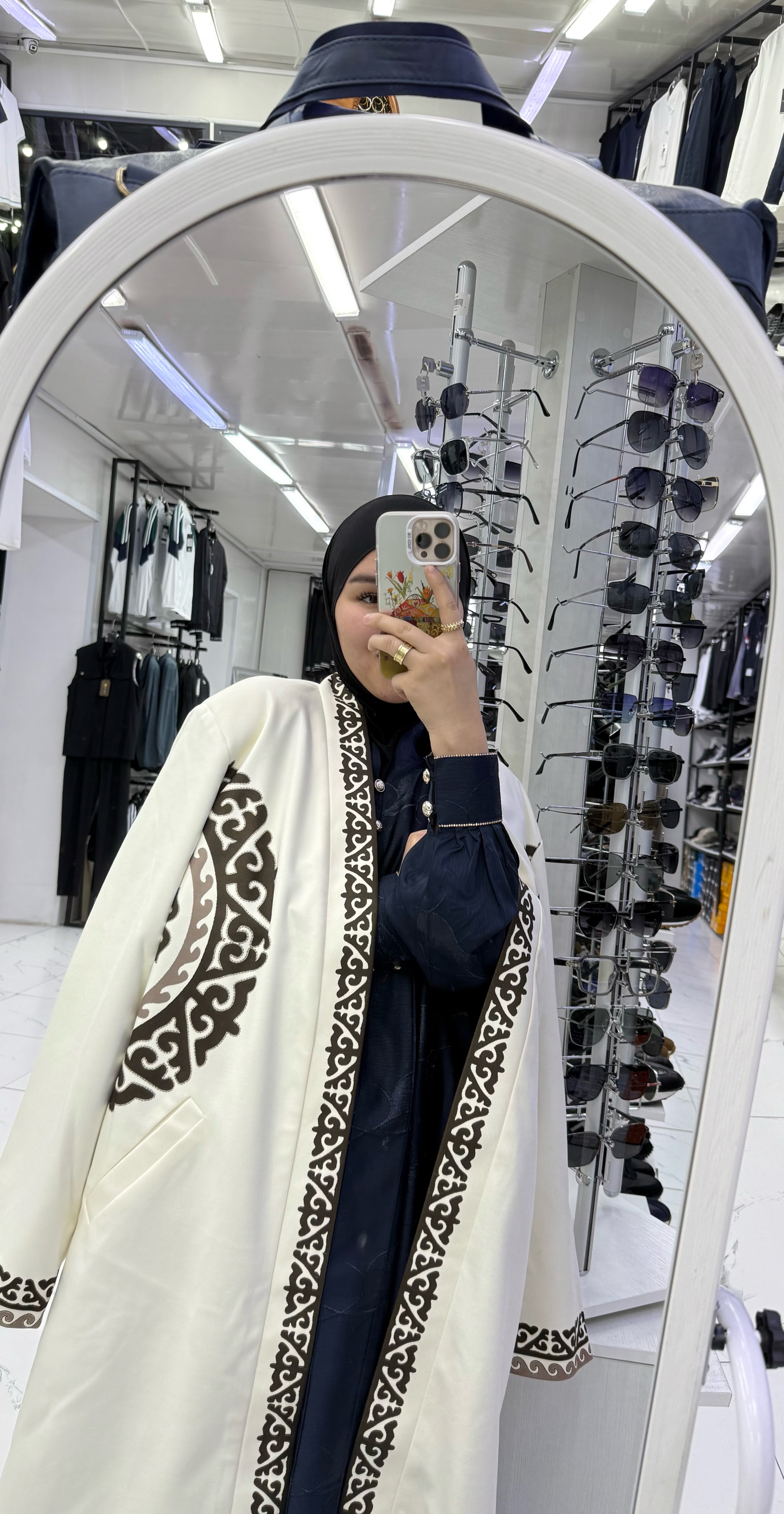 Қарт семіз әйелдің фотосы