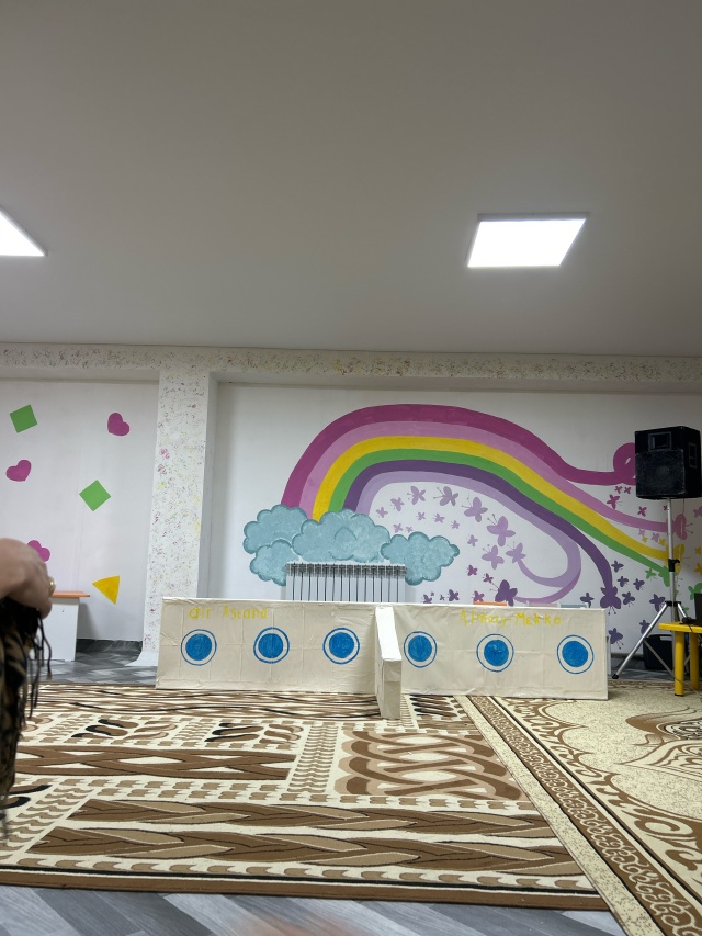 Жалаңаш жүзгіш әйелдер