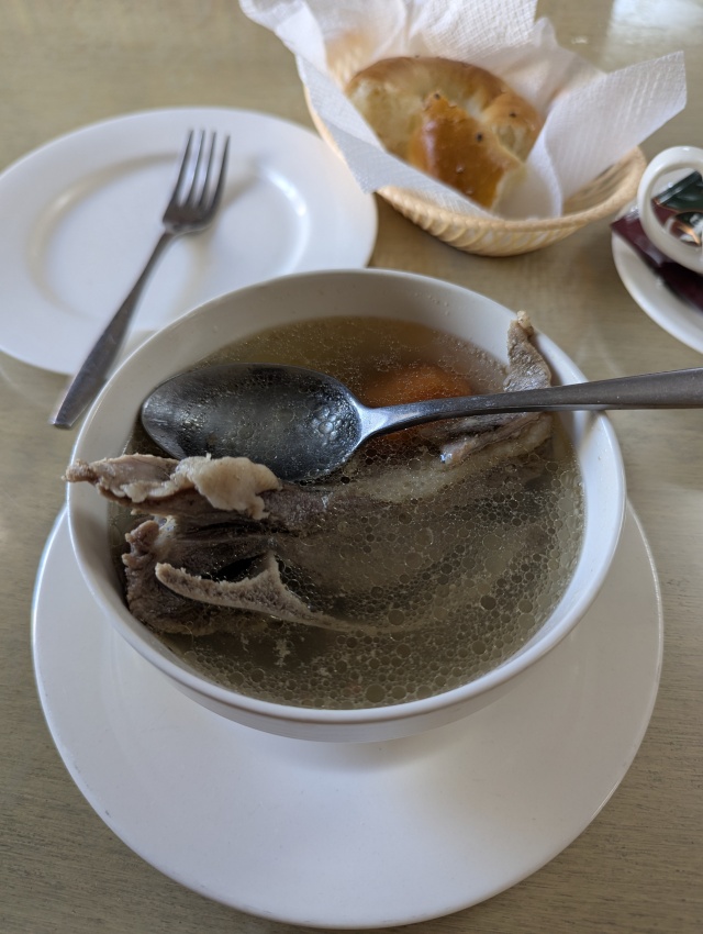 Есектерді жалап жатқан еркектердің видеолары