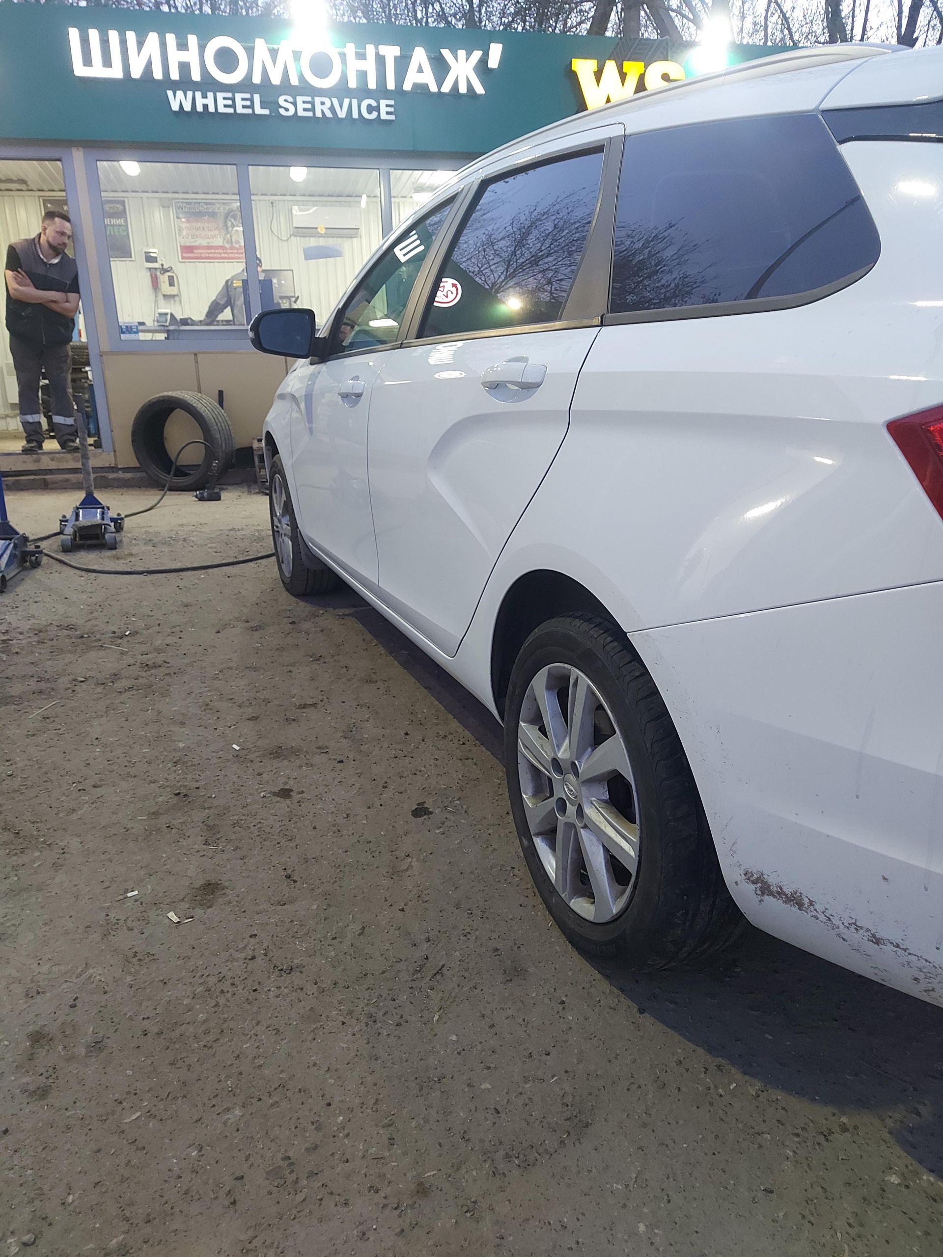 Wheel Service, шиномонтажная мастерская, проспект Победы, 155в, Казань —  2ГИС