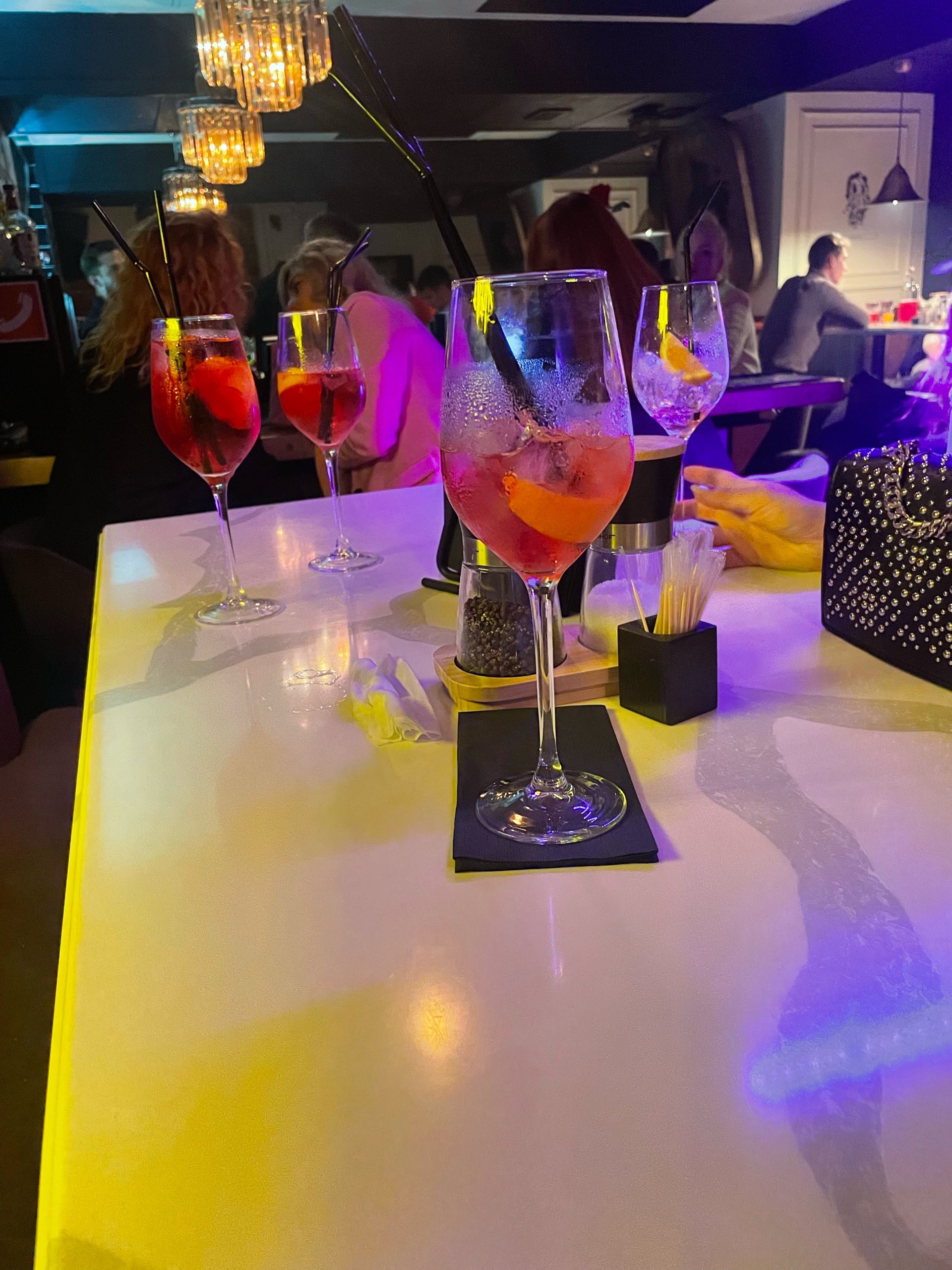 Мысықты жылтыратыңыз