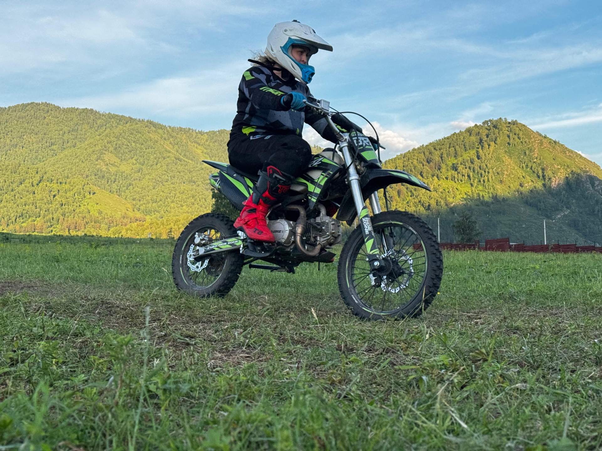 Altai Enduro, компания по аренде и прокату мотоциклов, Дачная улица, 1, с.  Элекмонар — 2ГИС