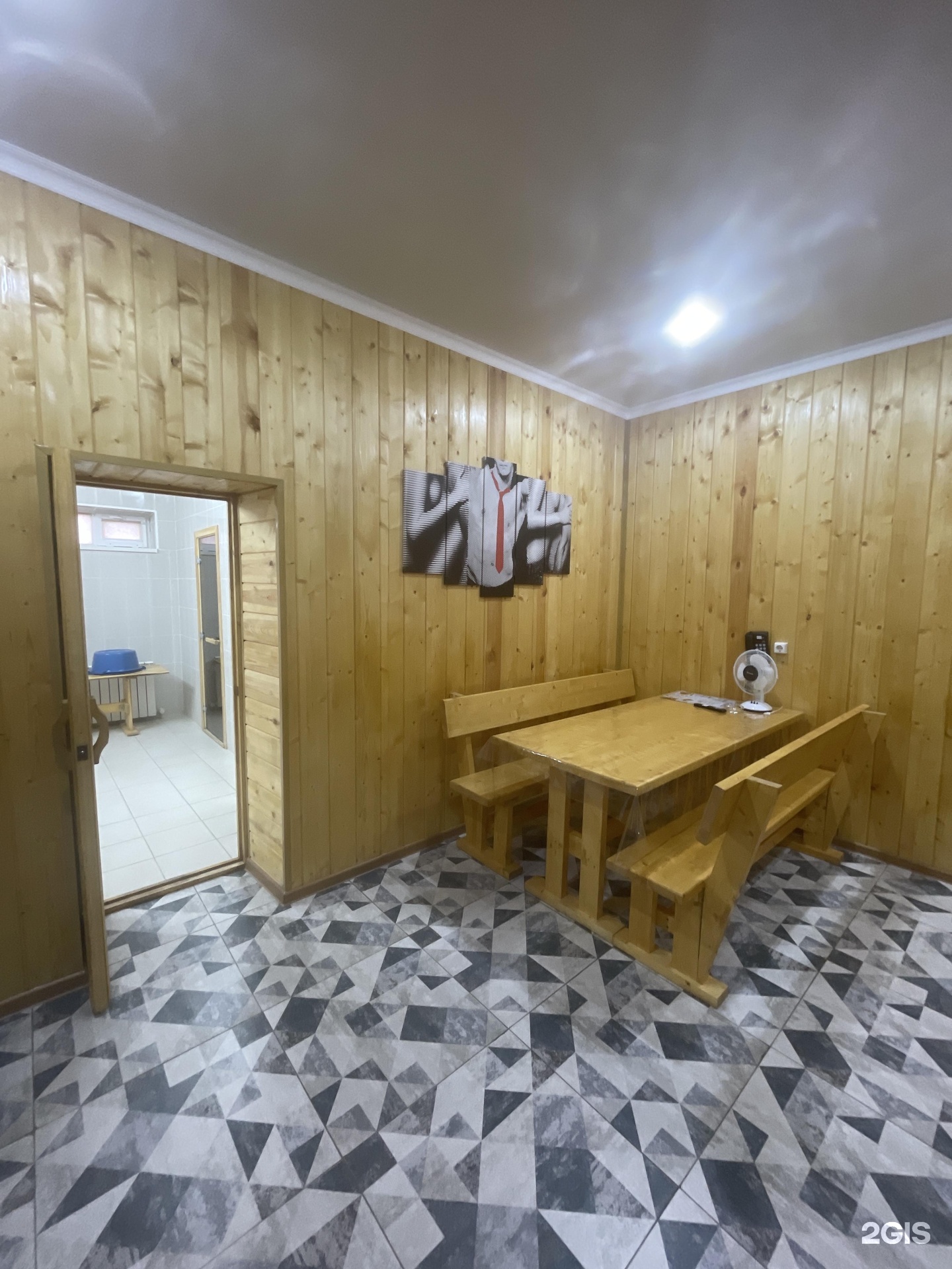 Шей Фокс порно көру Мен қазір Нижний Новгородта минет жасаймын.