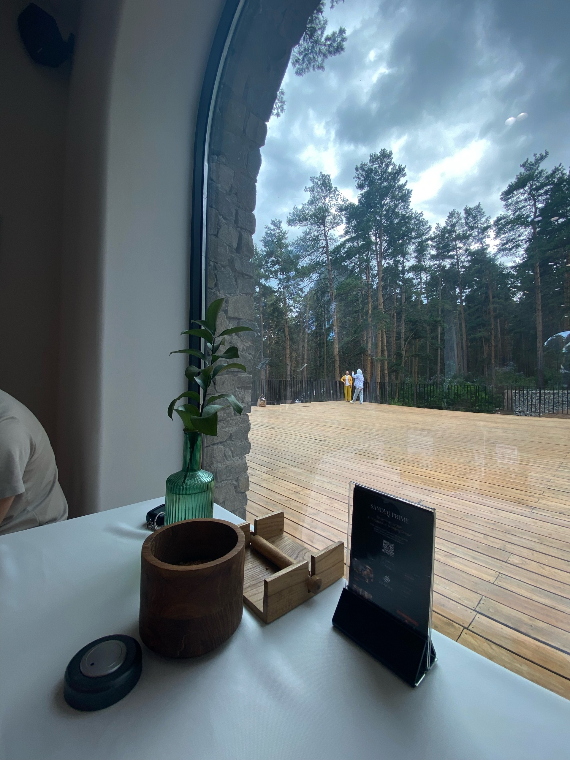 Әйелдің клиторын жалап жатқан ерлердің фотосы