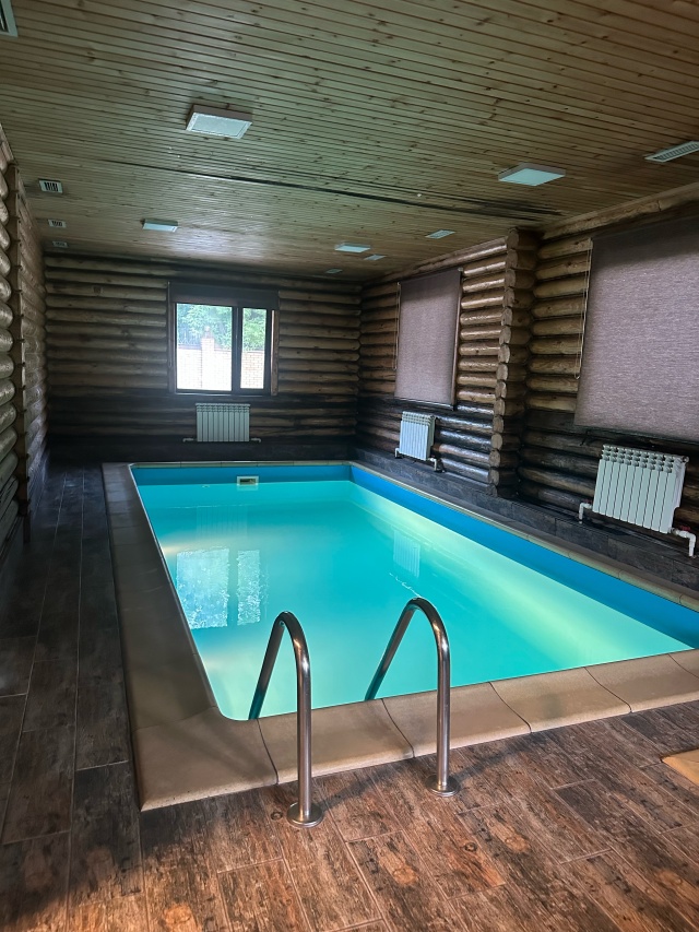 Бассейні бар саунадағы жезөкшелер Бассейні бар саунадағы жезөкшелер