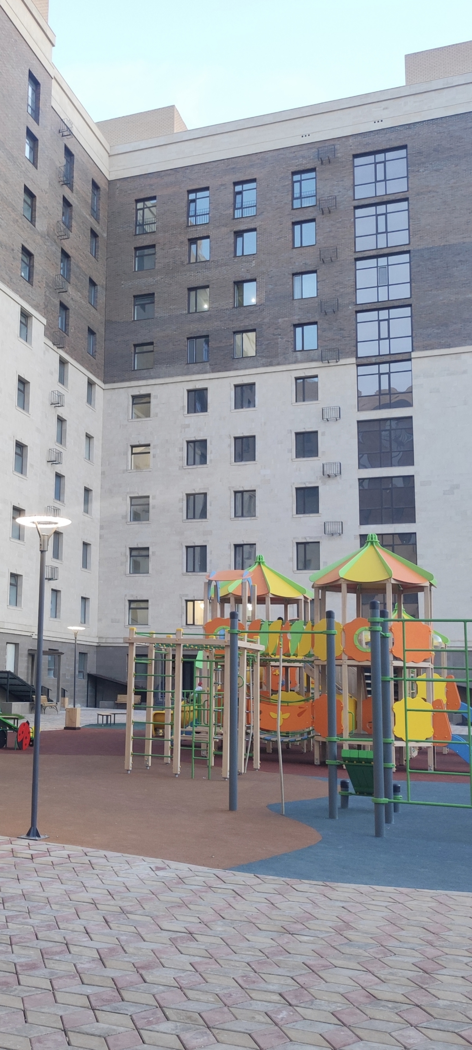 Құрбылары оральды жыныстық қатынасқа мәжбүрледі