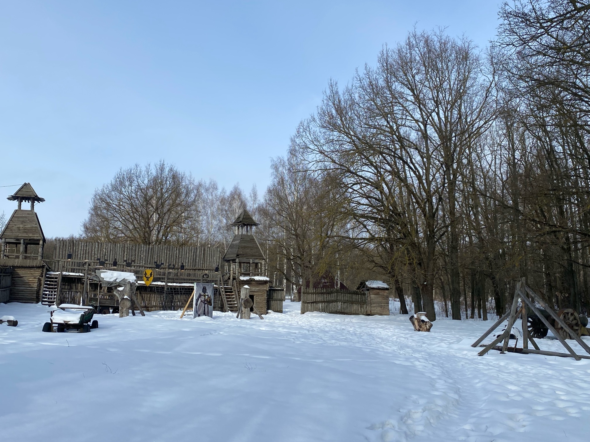 Знаменская богатырская застава, гостиный двор, Знаменский лесопарк,  Заречная, 22 ст1, пгт Знаменка — 2ГИС