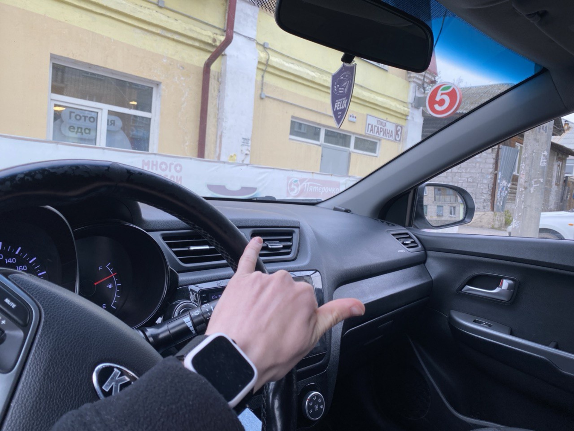 Rentcar72, компания по прокату автомобилей, Харьковская, 87а ст2, Тюмень —  2ГИС