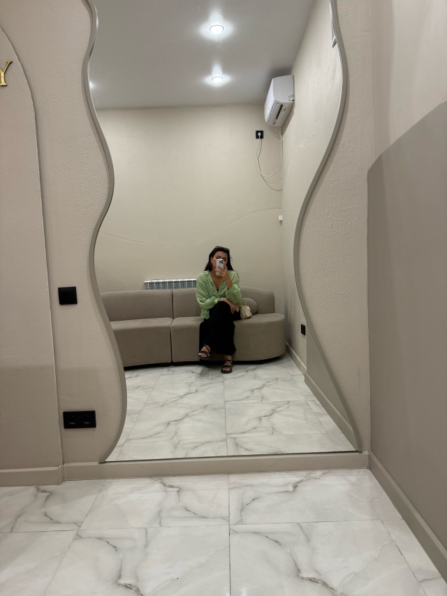 Жалаңаш тұтқын әйелдердің суреттері