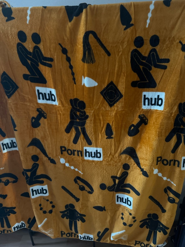 Сұлулармен жоғары сапалы порно Порно: үштік топтық ұрыс, бір жұдырық