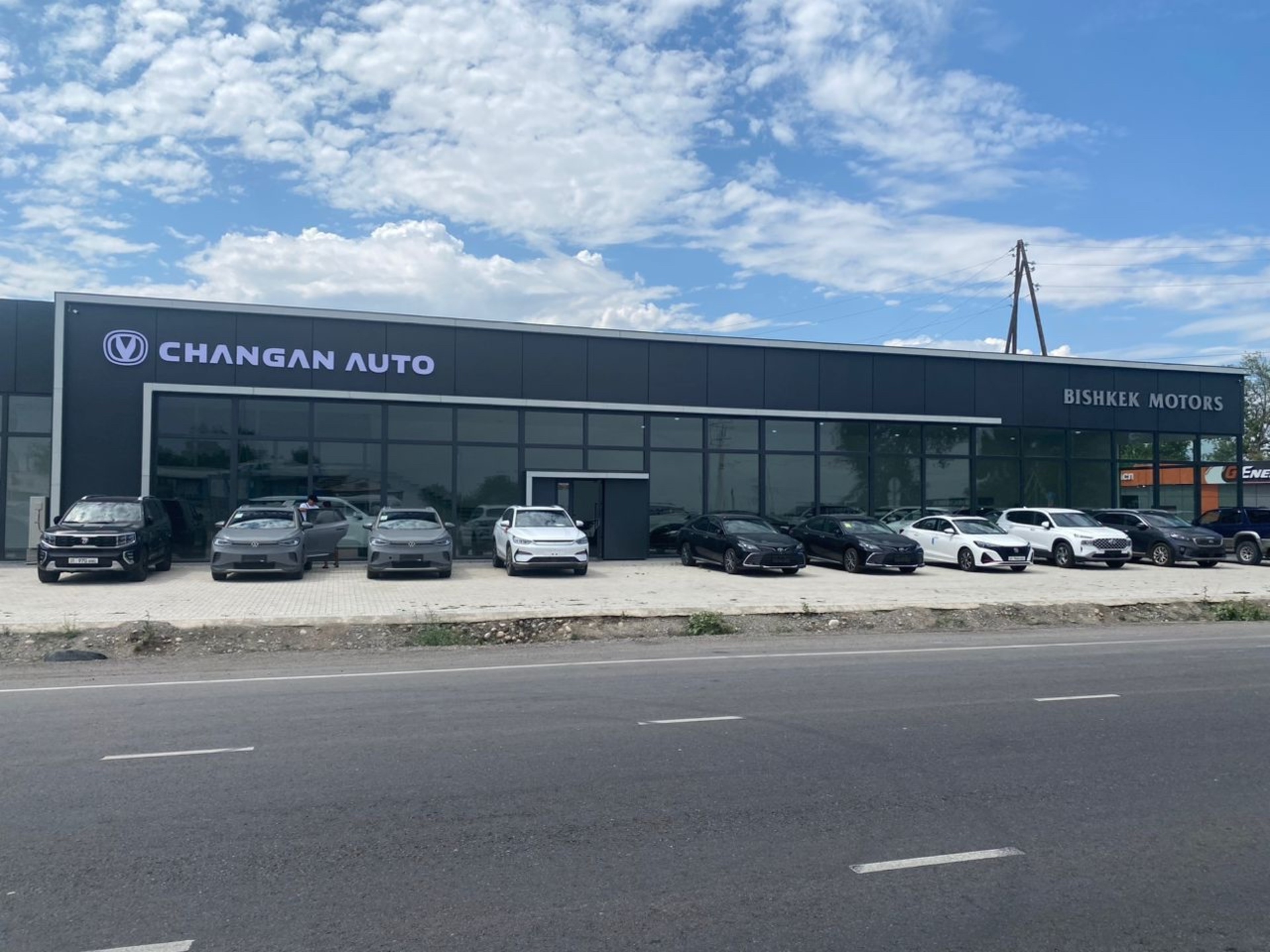 Bishkek Motors, автосалон, улица Фрунзе, 218д, с. Военно-Антоновка — 2ГИС